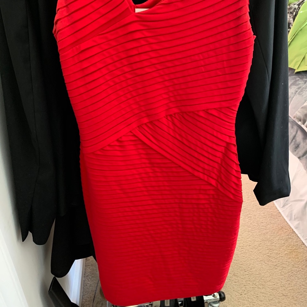Red Dress 👗 - Picture 3 of 5